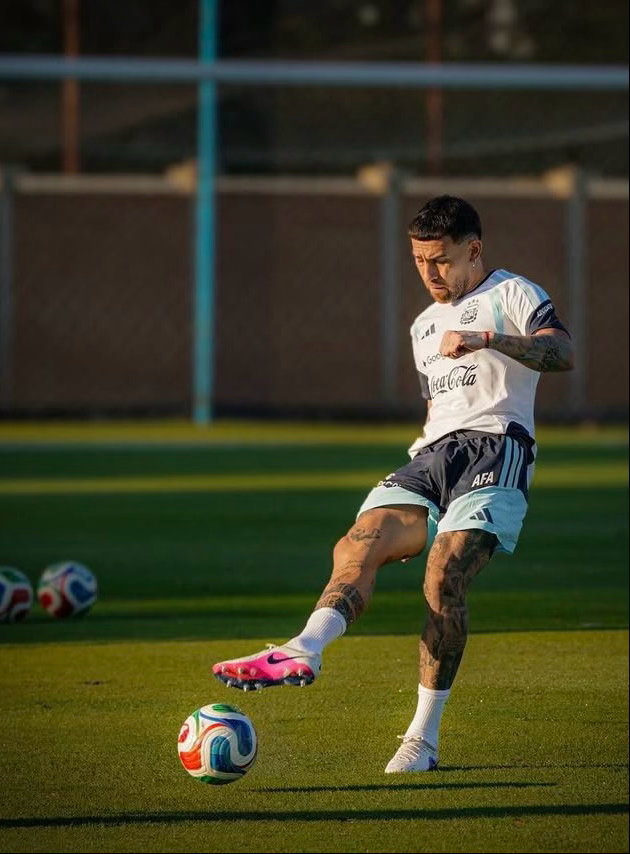 🚨🇦🇷 德保罗和奥塔门迪极有可能不会在对阵毛里塔尼亚的比赛中出场。👉 两