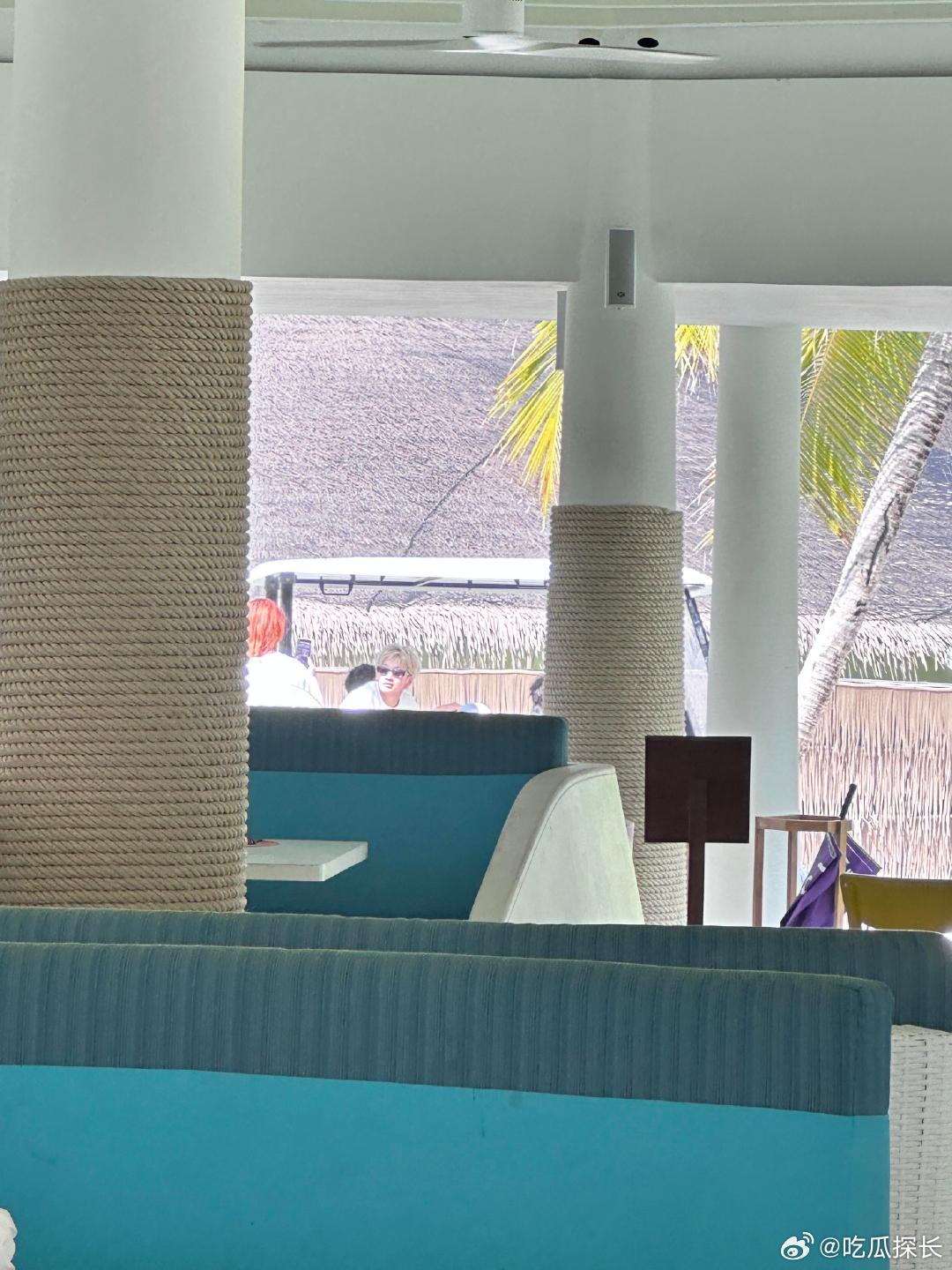 马尔代夫偶遇邹市明冉莹颖一家网友马尔代夫偶遇邹市明冉莹颖一家马尔代夫偶遇邹市明冉