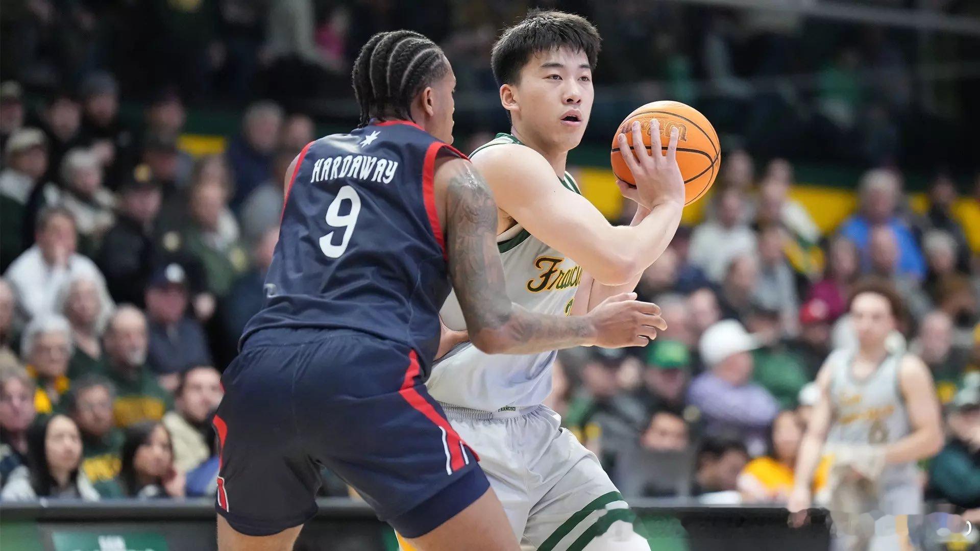 王俊杰今天效率真高，出手就有。目前是4中4拿下10分王俊杰NCAA