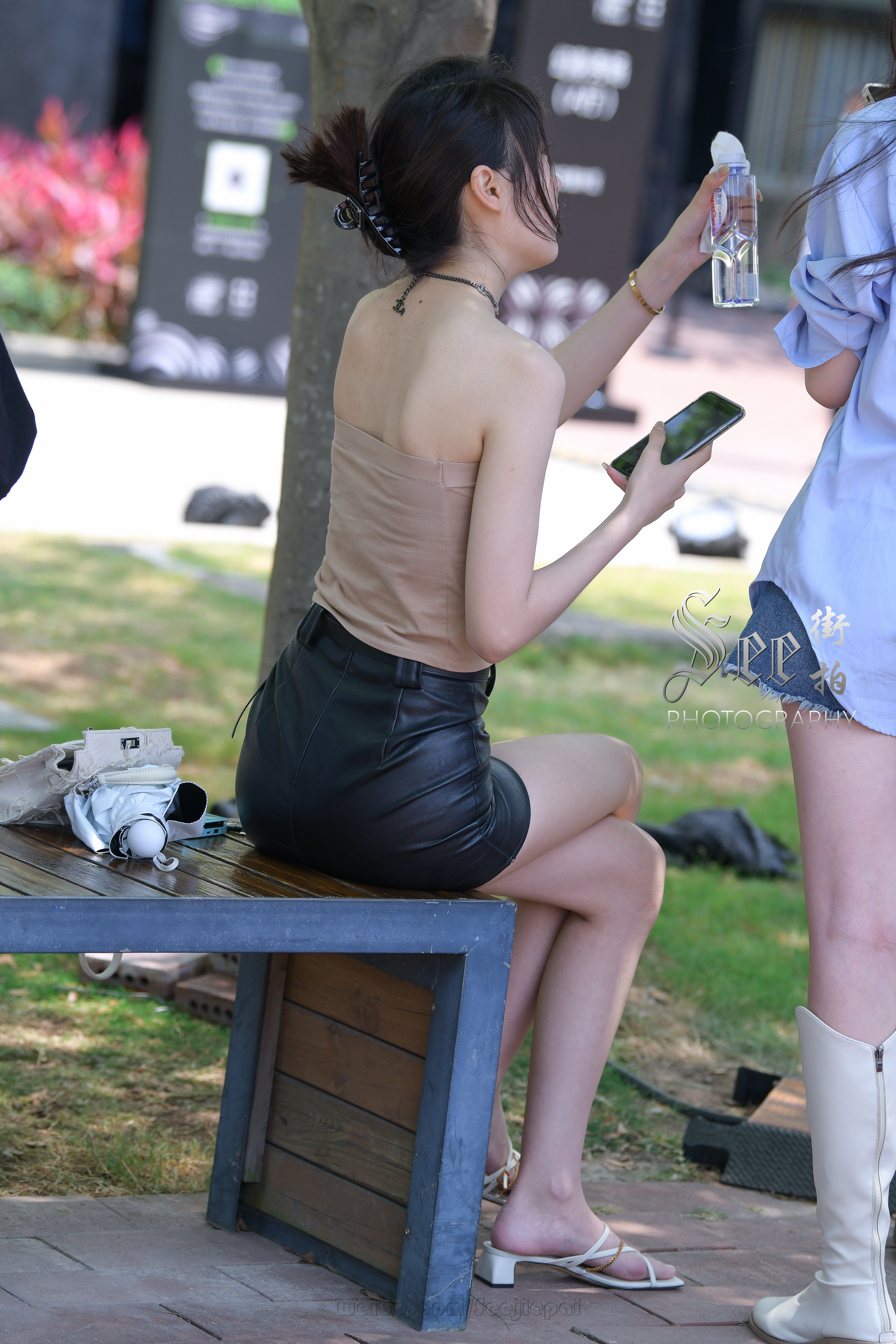 小皮裙时尚高挑靓丽~~ ​​​