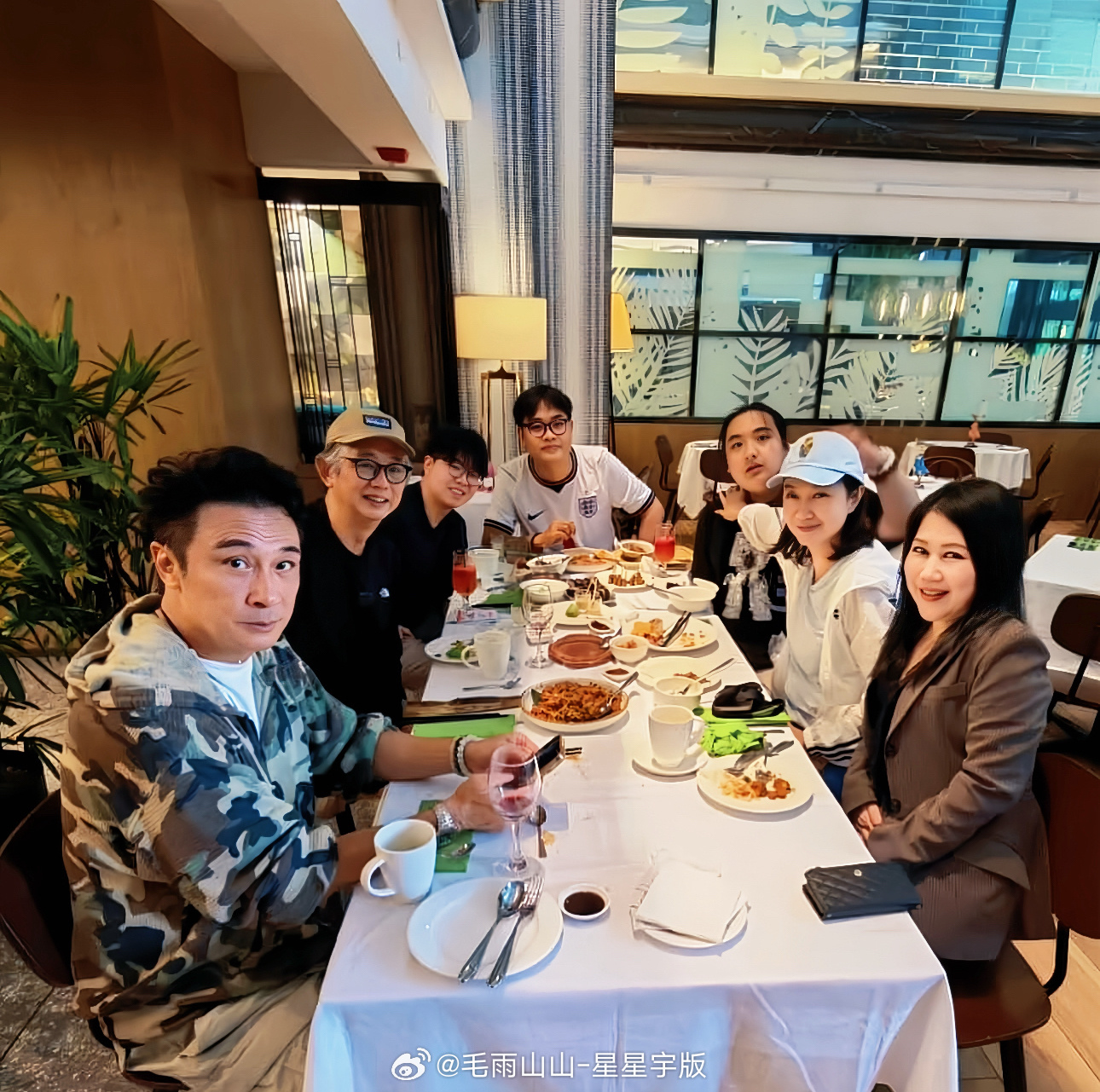 吴镇宇  看来费曼要上学了 