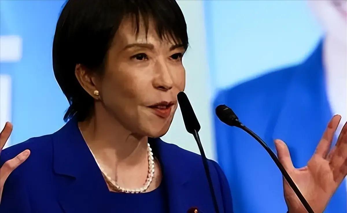 快讯！
日本突然宣布了

12月26日在东京，日本内阁拍板把2026年的军费定到