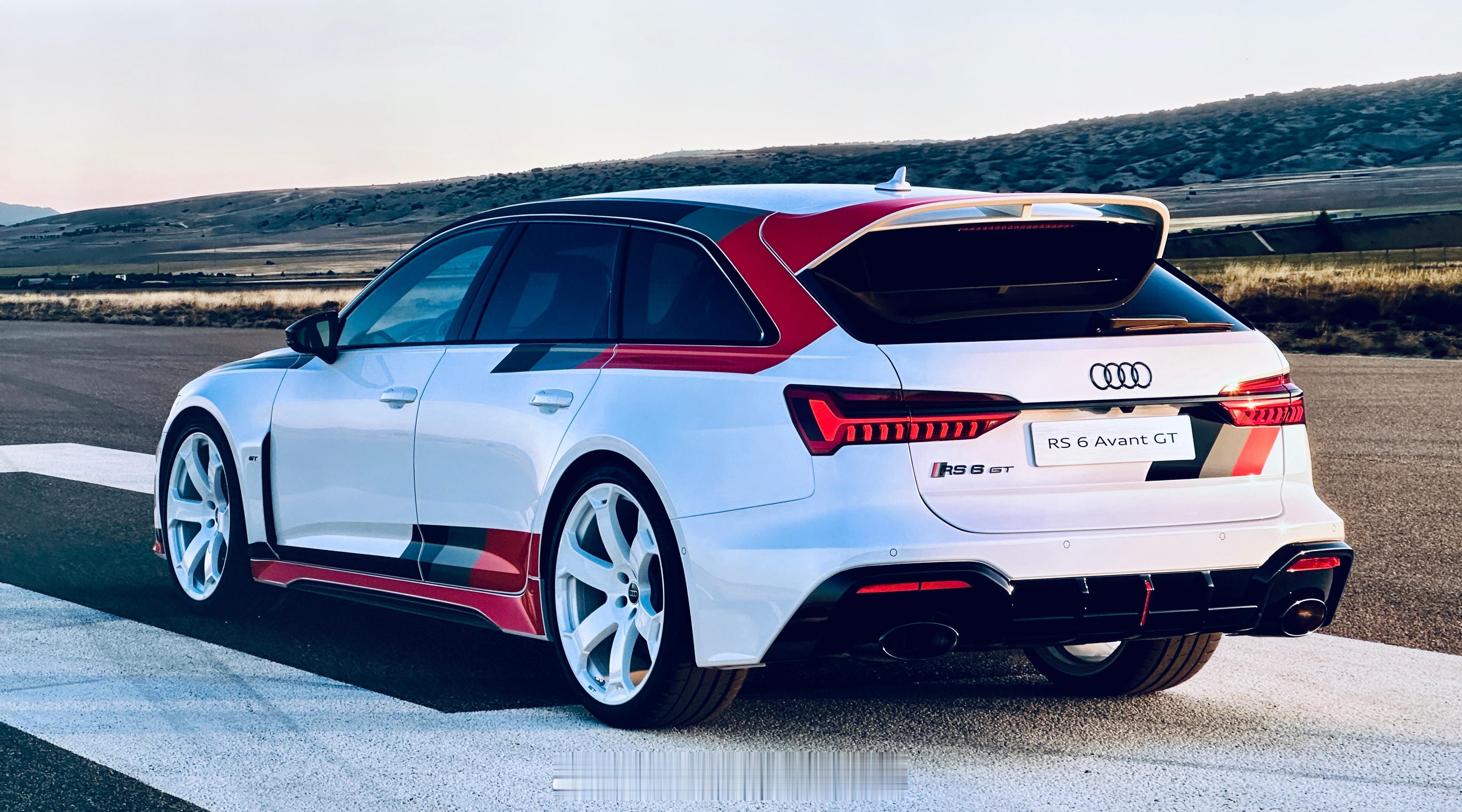 抵达广州，拍下第一张照片，奥迪RS6 Avant GT，真帅！！！ 