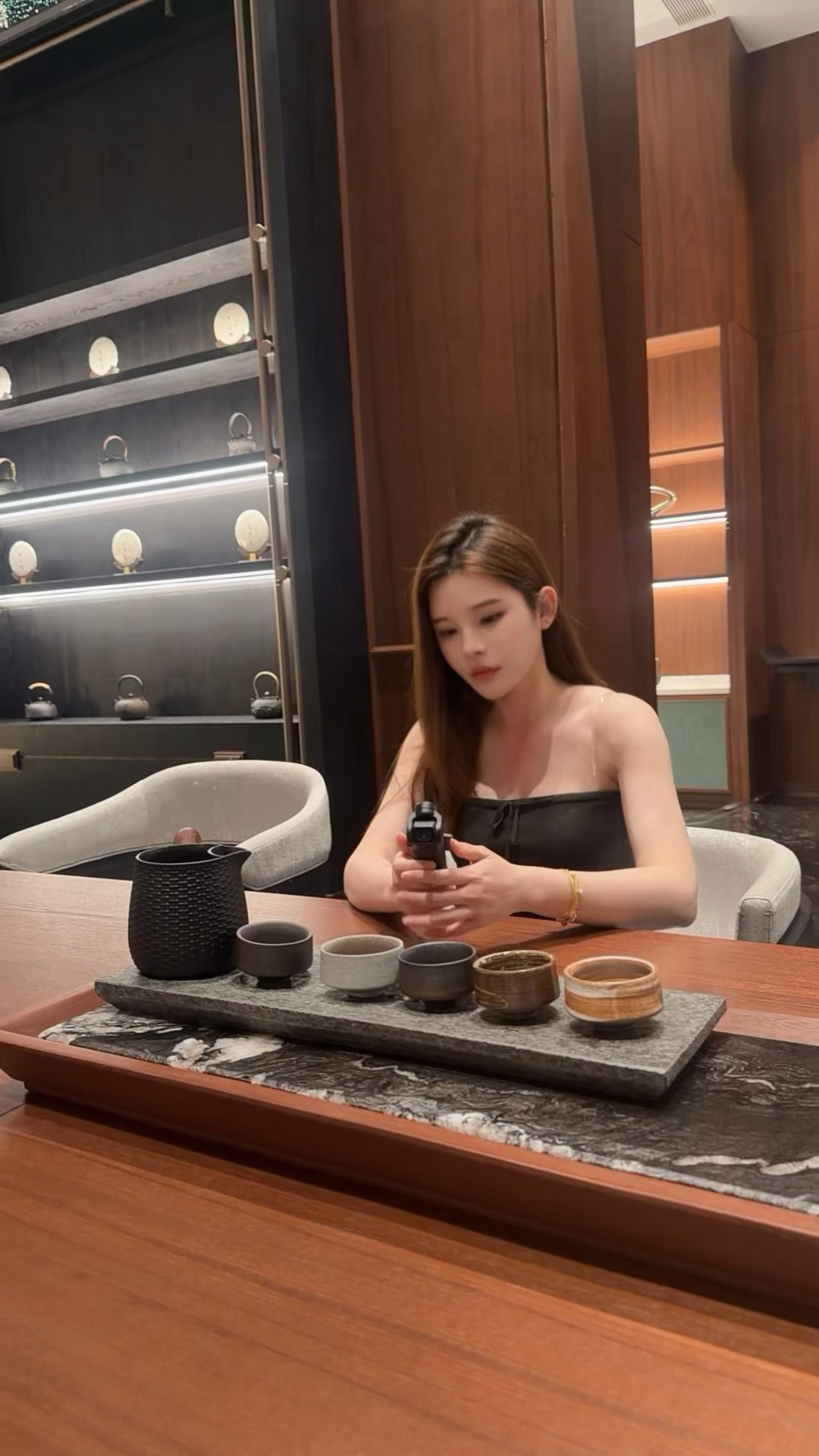 权衡利弊之后被放弃的人，一定比权衡利弊被选择的人幸运。 ​​​