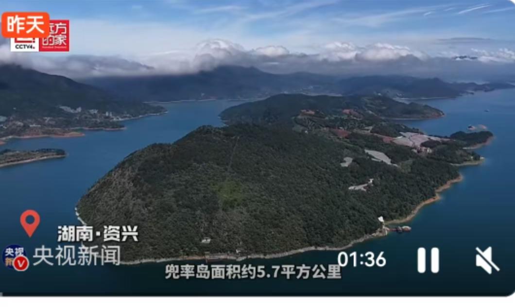 提起湖南郴州的东江湖，大家脑子里浮现的往往是那一汪碧透的湖水，或是清晨那如梦似幻