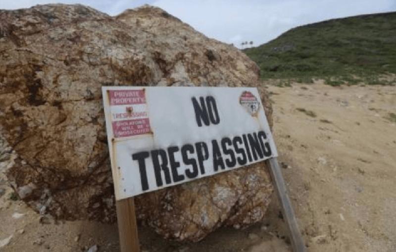 涉性侵及为权贵充当淫媒的美国金融家爱泼斯坦（Jeffrey Epstein）早已