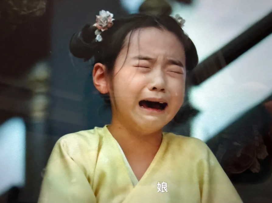 墨雨云间居然有小酒窝呀姜梨小时候！看出来管乐和张小婉，没发现小酒窝 ​​​