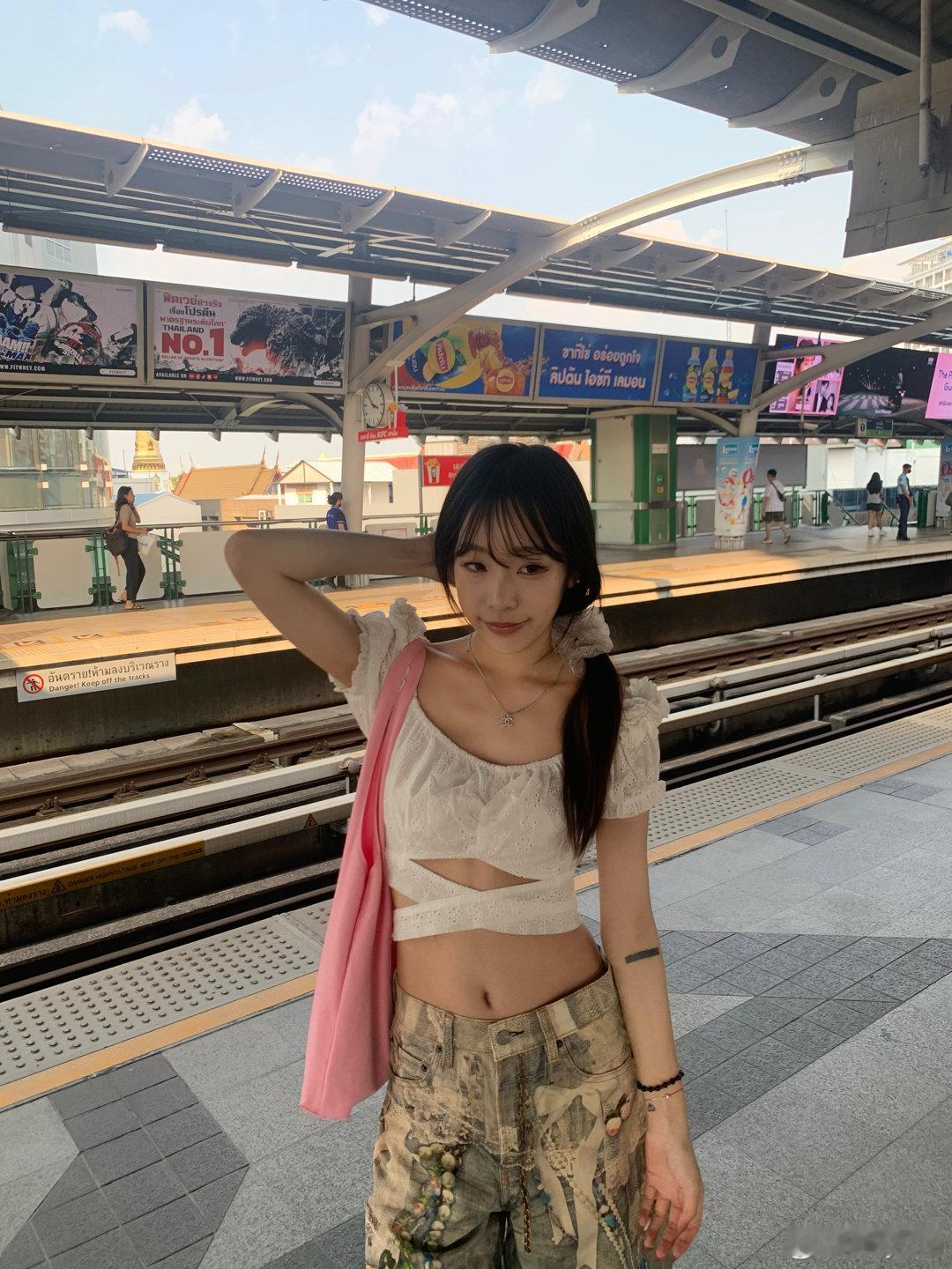 带了dv但是忘拿电池 我好崩溃 