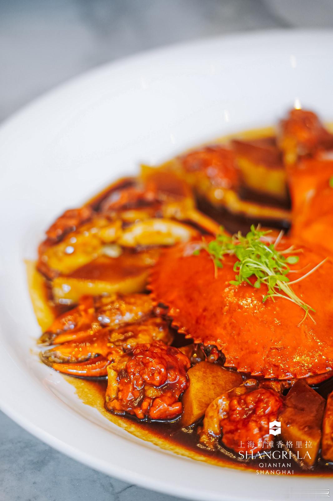 📍香聚·江南灶春飨·家宴，在前滩香格里拉，香聚·江南灶。鸿运当头🐷配什锦菜，