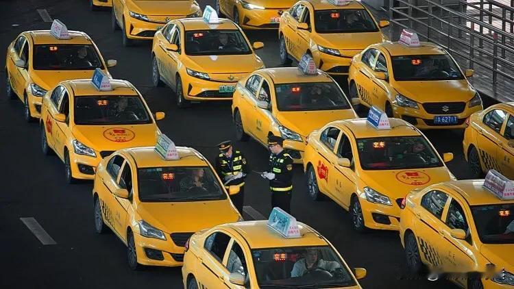 出租车为什么没落？网约车真的便宜有保障么？看看内行人怎么说：

1.传统的出租车