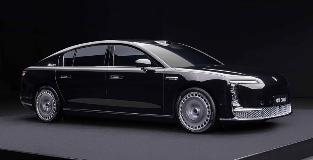 平时最喜欢研究车了，我在车上面非常感觉就是各个方面的细节影响，然后速度与激情吧。