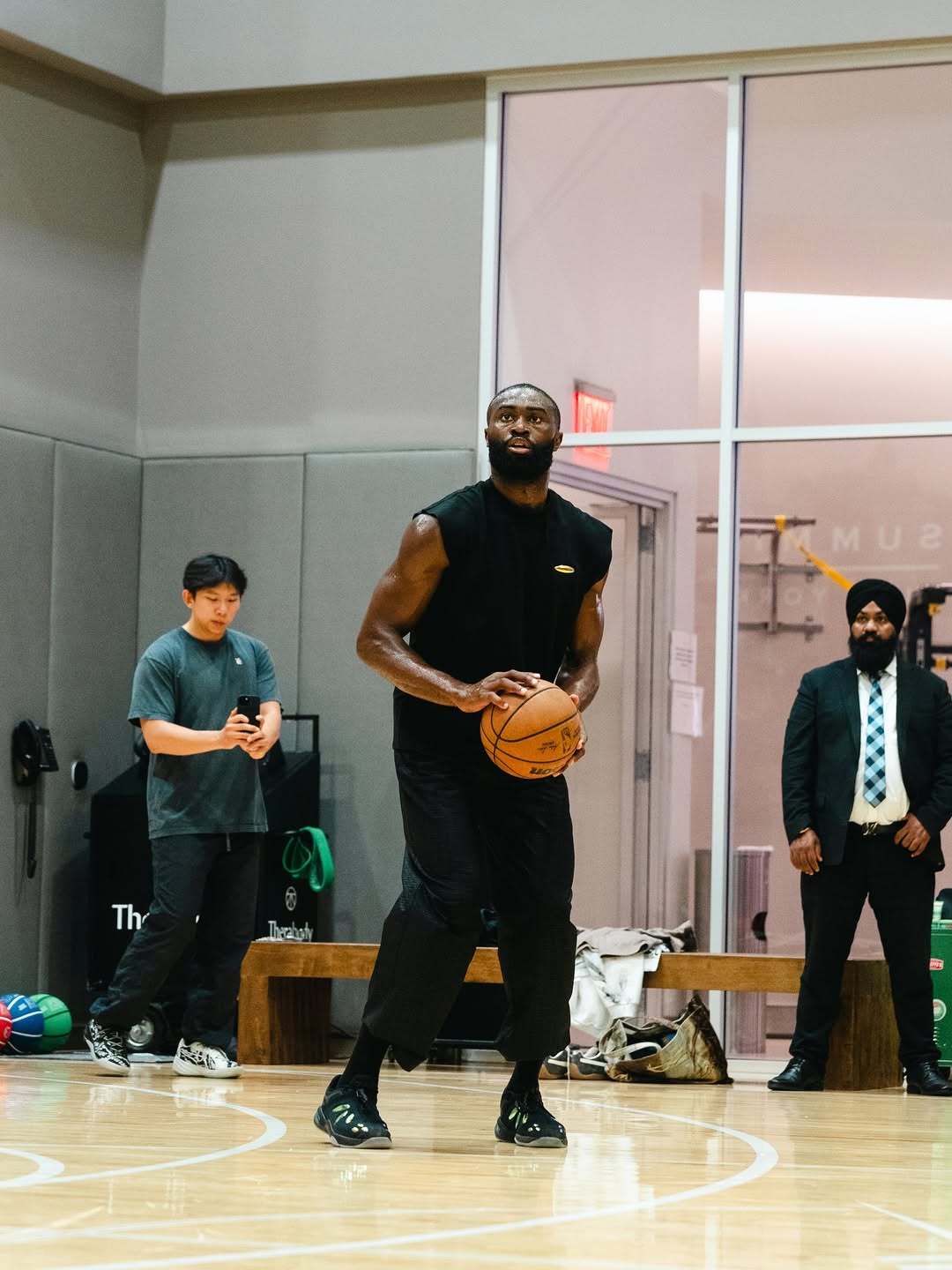 💪布朗结束中国行后火速回归球场，跟随知名训练师进行特训！波士顿凯尔特人[超话]
