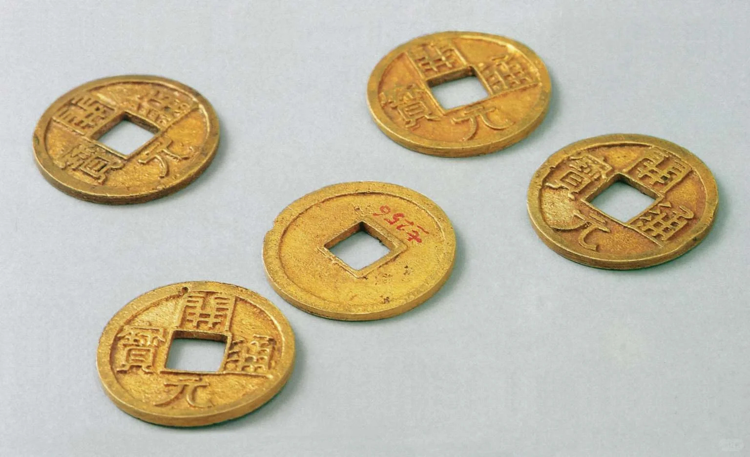 成年人的友情，最忌讳的就是谈钱。不借，落个不近人情；借了，大概率落个钱情两空。朋