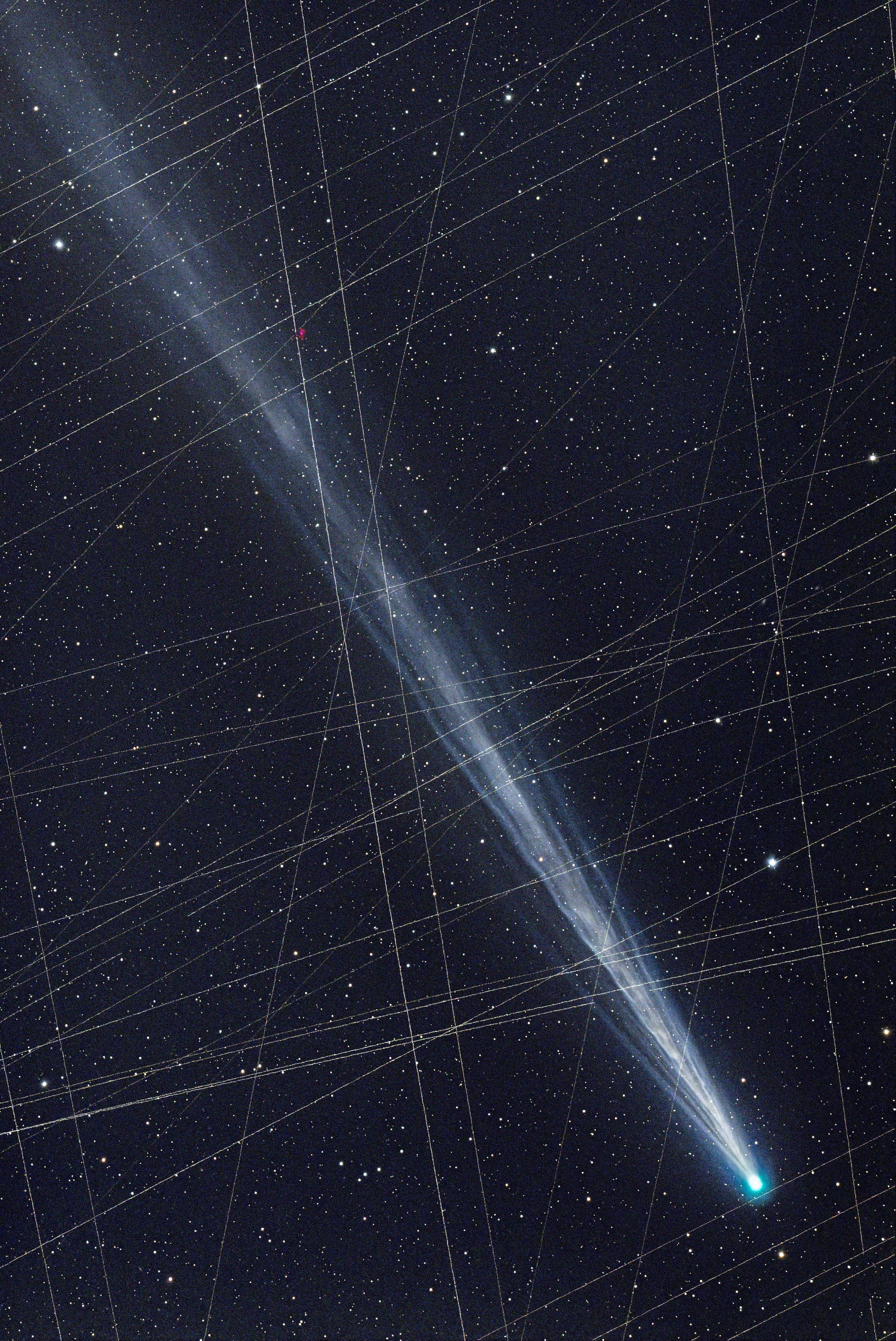 近地轨道大型星座对天文观测的影响图源:C6H5NH2 