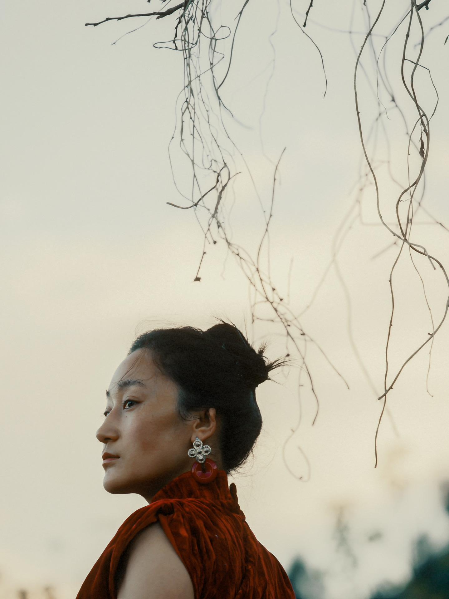 一个能够升起月亮的身体，必然驮住了无数次日落。 余秀华《荒漠》