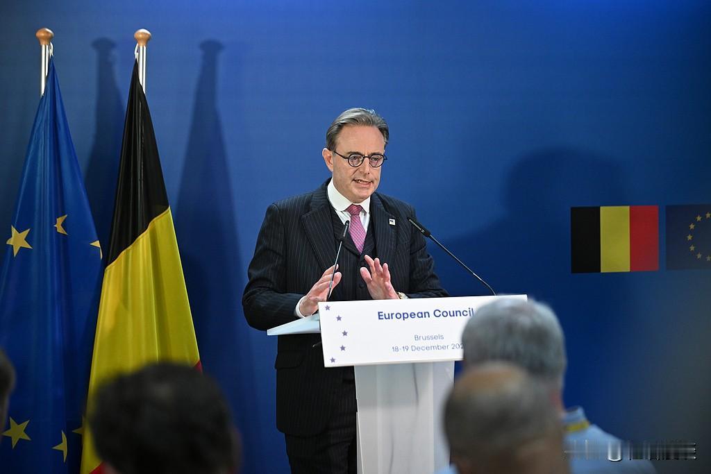 “三个和尚没水喝”。

欧盟这场 “诸侯会盟”的16小时马拉松峰会，终于憋出了个