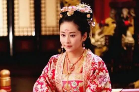 公元1080年，驸马王诜一口气娶了8名小妾，甚至在与宝安公主同床时，中途把小妾全