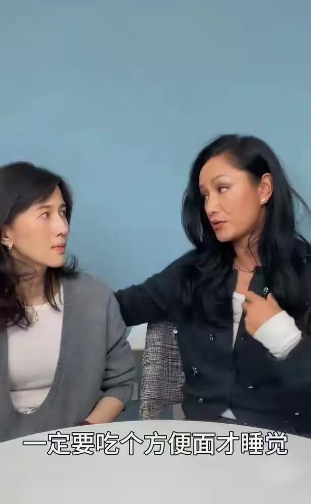 瞿颖这次真的让很多人发出声音
一共有三个声音
每个都是对她的评价，不知道她会喜欢