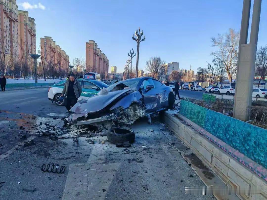 主持人说“辅助驾驶不是自动驾驶，驾驶员仍是第一责任人” 那么，这个“辅助驾驶”存
