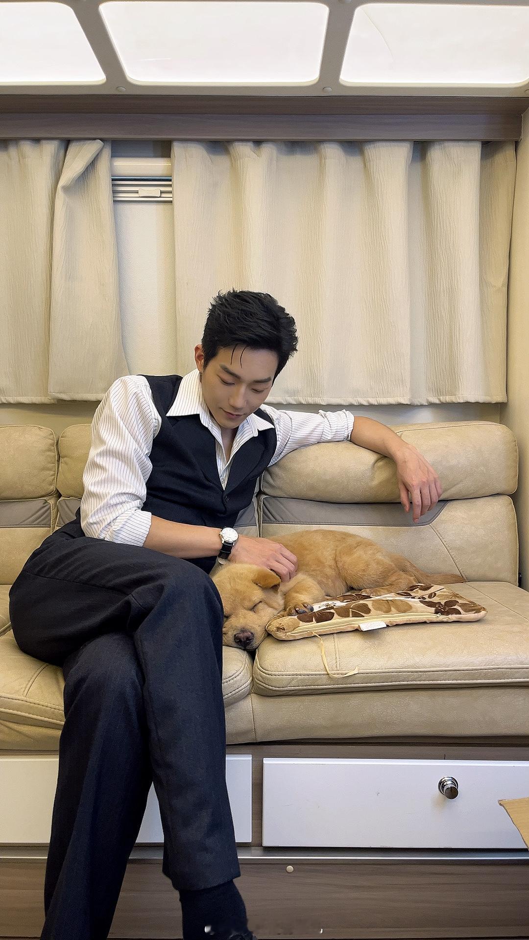 马思超收官发网盘链接元鸿走向故事尾声，马思超塑造的形象圈粉无数，顺利垂直入坑！3