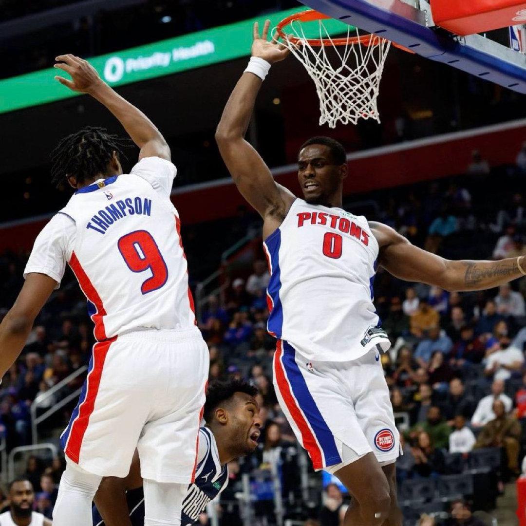 NBA  【活塞总裁确认 奥萨尔·汤普森与杜伦续约谈判暂无实质进展】据篮球资讯媒