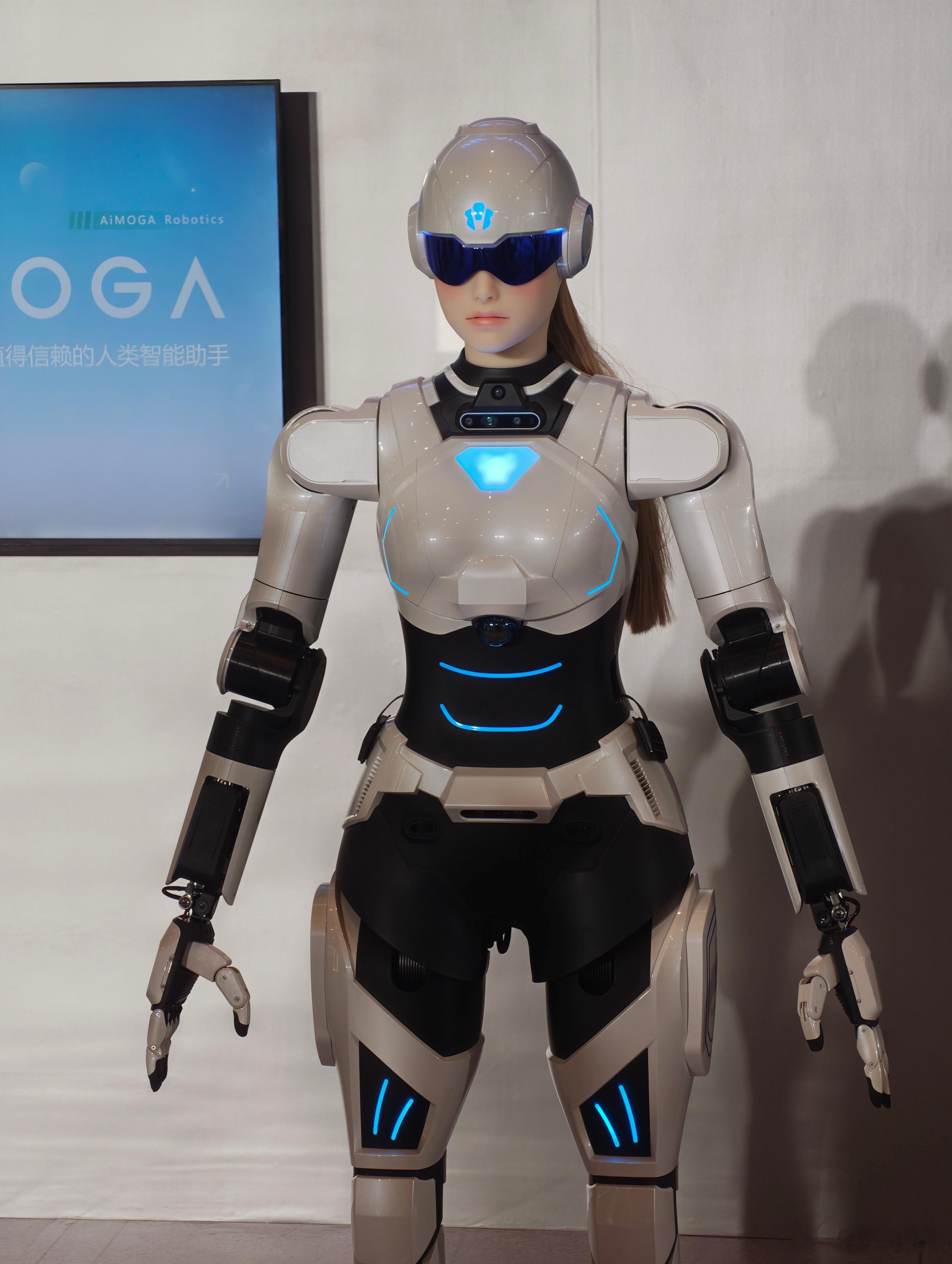 奇瑞的墨甲机器人，已经可以投入具体的使用场景了，交通、医疗、教育、表演等等。刚才