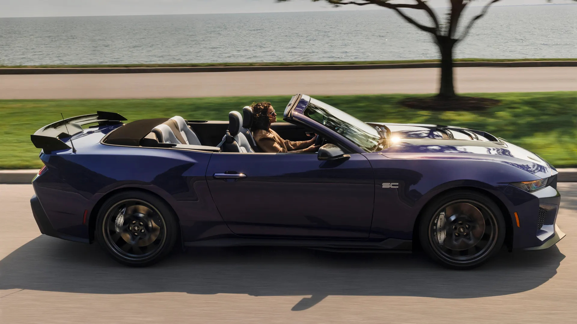 福特Mustang Dark Horse SC敞篷版，V8 5.2L机械增压，7