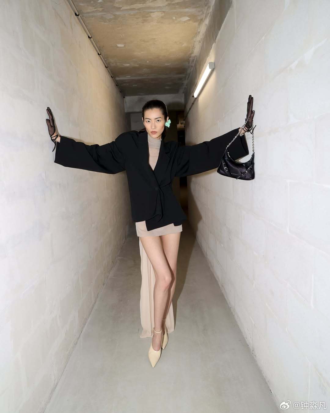 刘雯 for Givenchy F/W 2023 Campaign新图