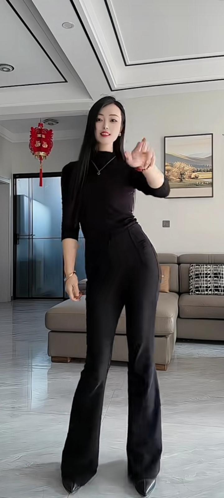 记录我的2026世界很大，人山人海；世界很小，只你我二人。