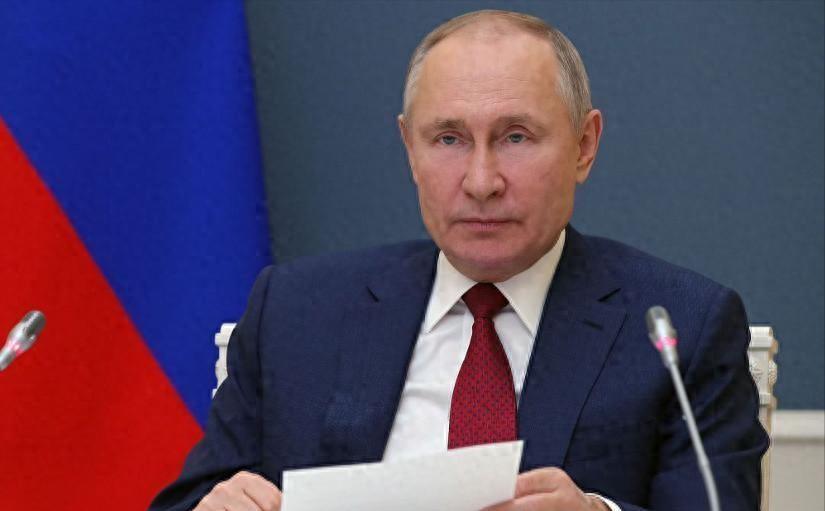 北京上空的航班表，已经很久没这么诡谲过了。大家都盯着特朗普原定三月的专机，猜测美