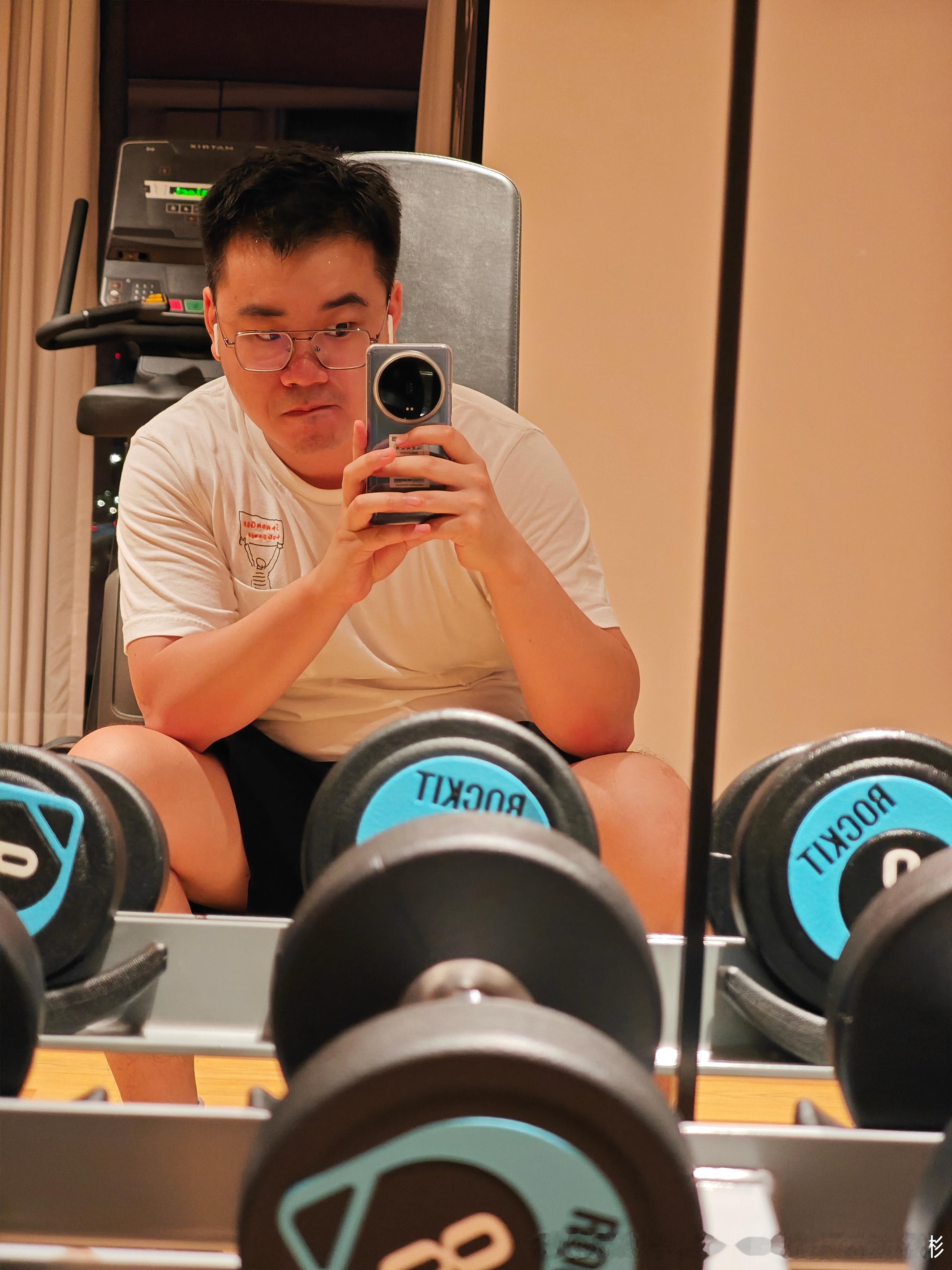 就是这个表情😕 