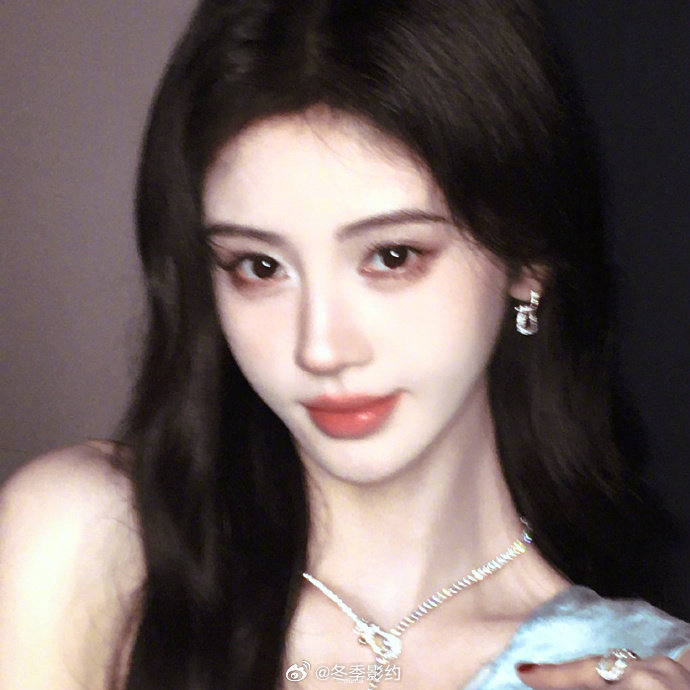 鞠婧祎布灵布灵闪闪发光 每次看到她都觉得被治愈了，鞠婧祎布灵布灵的样子太有感染力