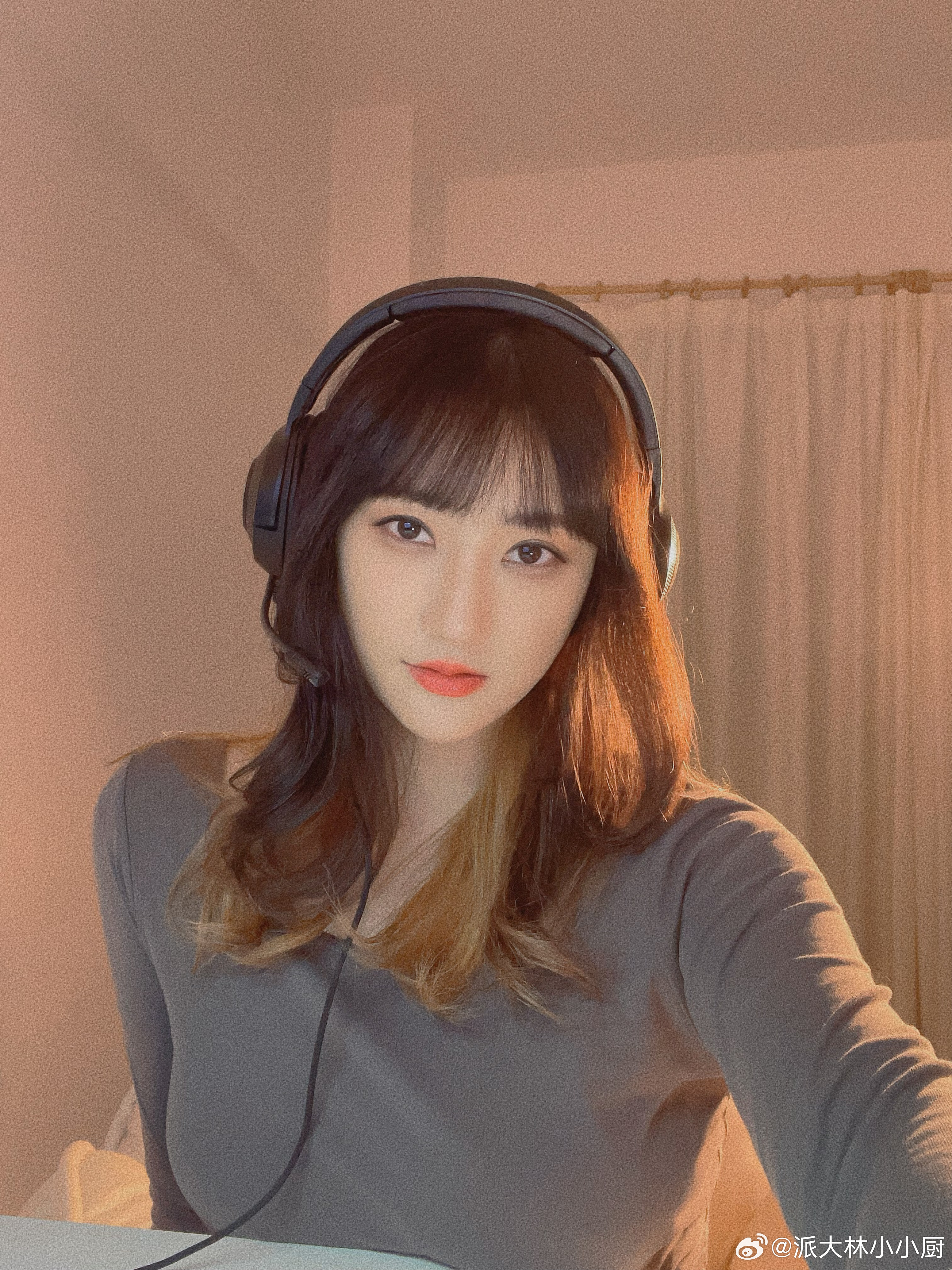 新剪的头发 him满意 画个妆开个美颜谁还不是美女了[doge] ​​​