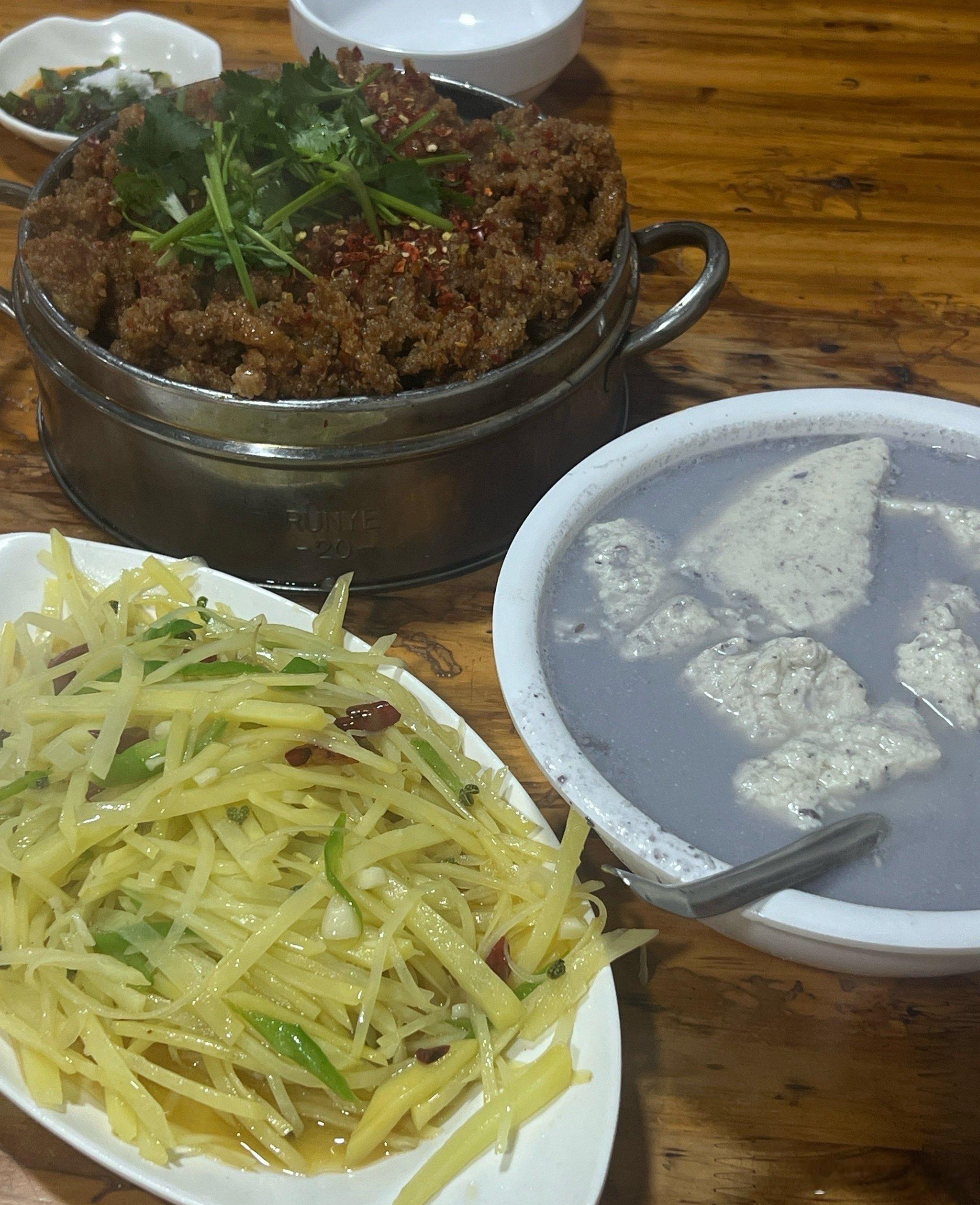 四川小县城 宜宾市高县 距离成都车程3个小时，藏着一个质朴好吃的小县城，有合江门