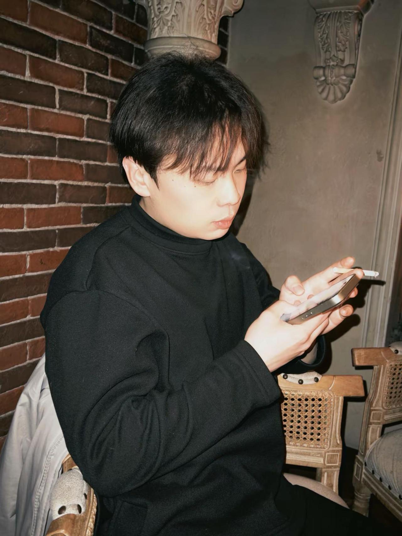 楼下清吧我经常去on the rocks点一杯金汤力