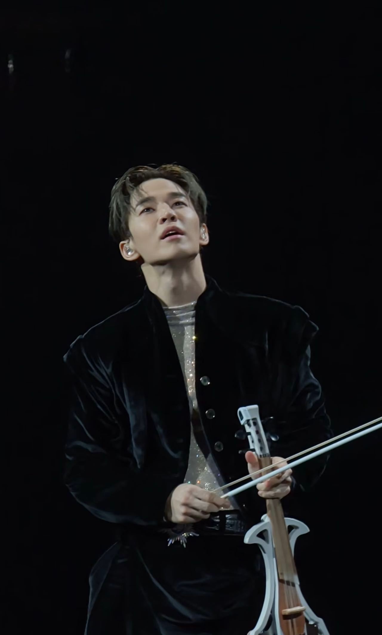 还没走出刘宪华演唱会的戒断反应人回家魂留在现场了天天刷视频续命，啥时候再来开一场