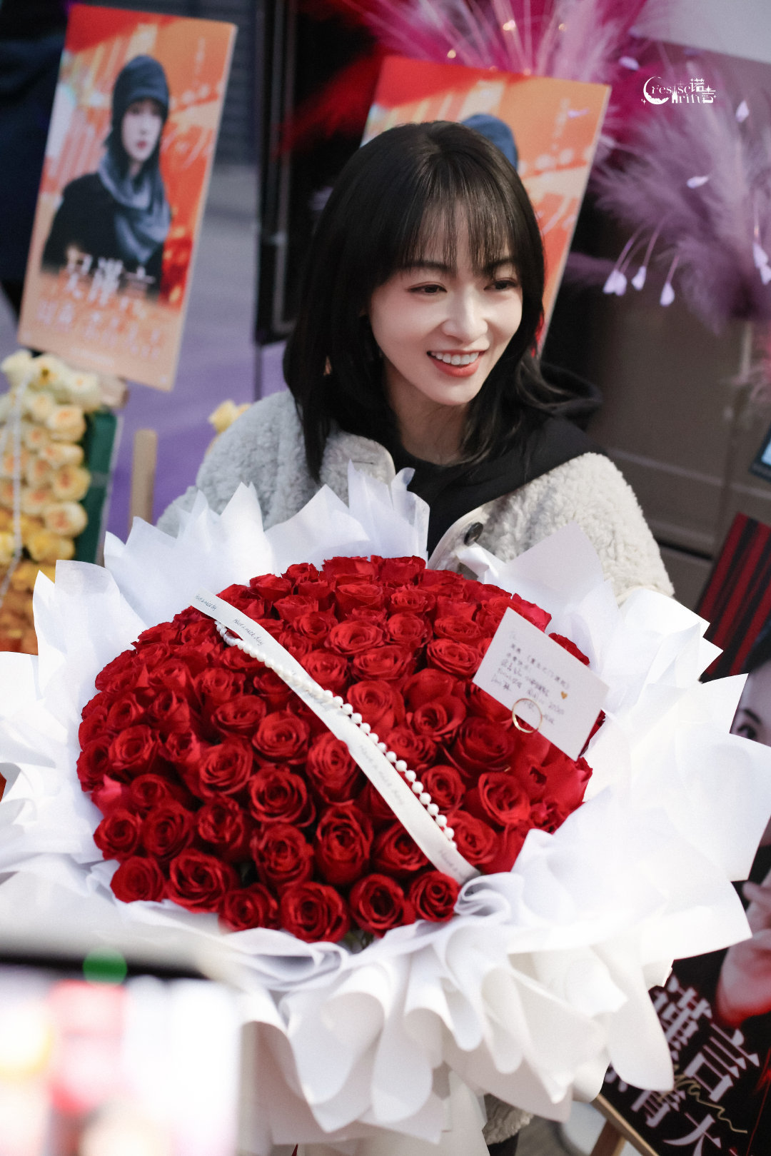 吴谨言周燕杀青路透吴谨言重生之门源起路透吴谨言《重生之门源起》杀青路透掉落，周燕