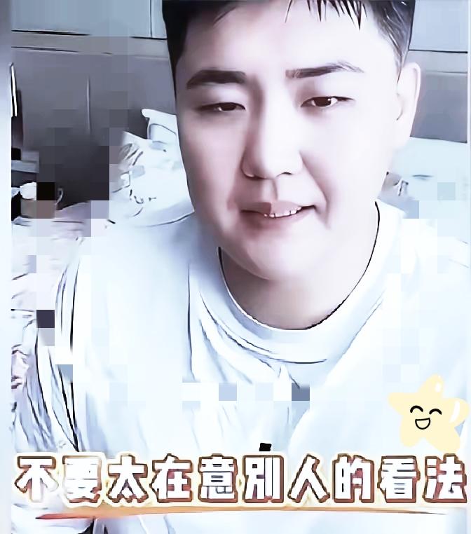 年入几十万叫“不够花”，住着千万豪宅还哭穷，闫学晶母子这波操作真是把“脱离群众”