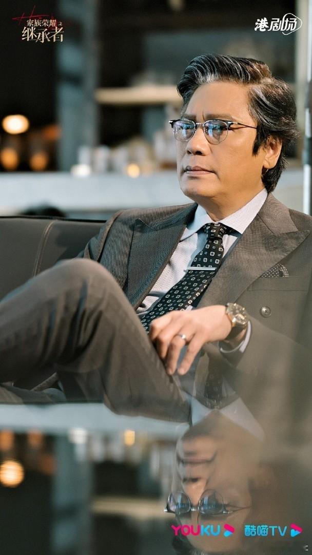 「3屆視帝」羅嘉良（撈家）約滿離巢無綫後定居內地發展，去年更相隔27年在廣州舉行