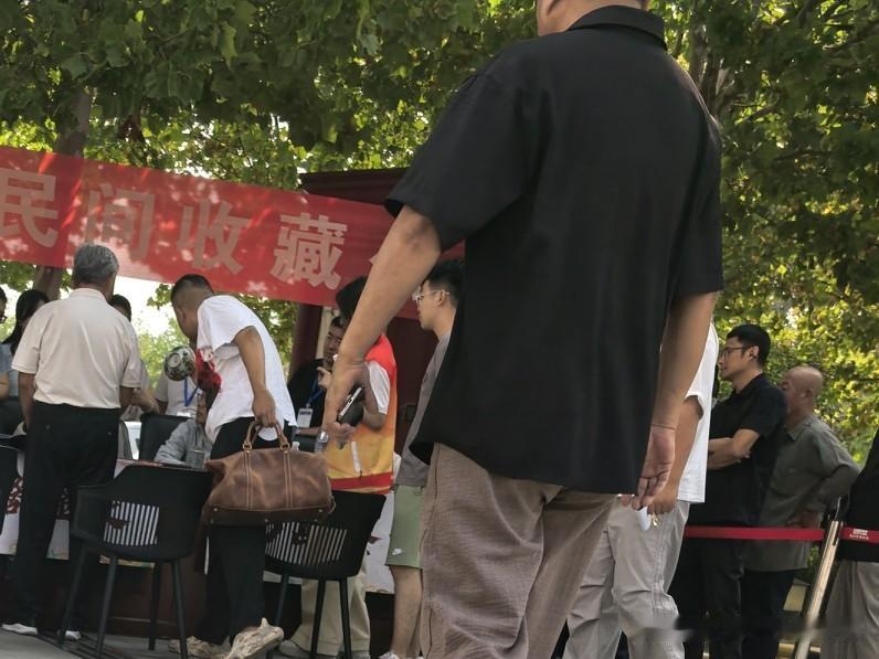 民间公益鉴宝时藏品被当场判假，我们该如何看待？
民间公益鉴宝是很多博物馆为广大民