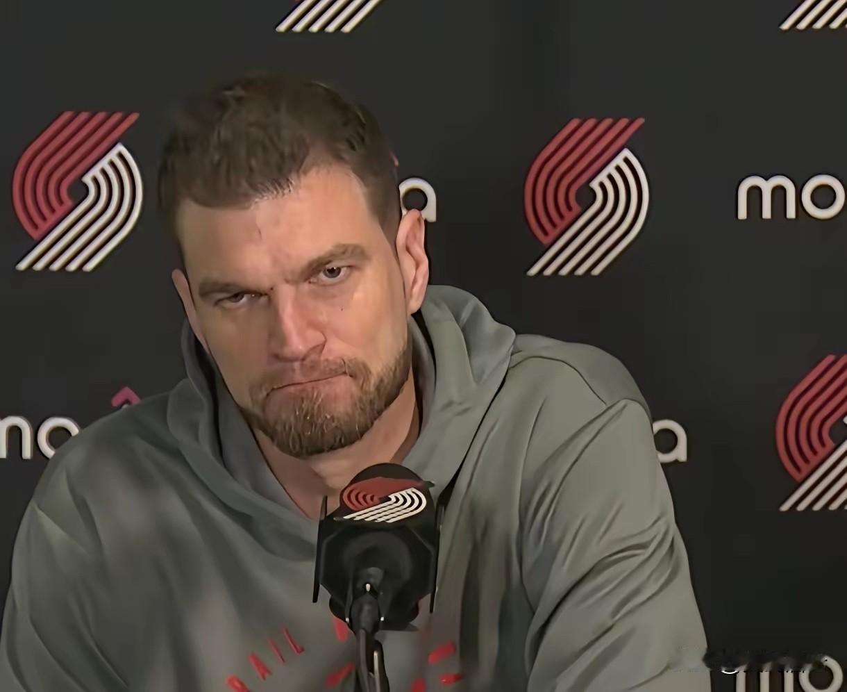 NBA板凳席上的中国面孔，急坏了的到底是谁？

杨瀚森连续三场坐冷板凳，倒让开拓