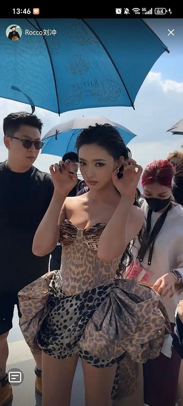 看出发图还以为会翻车鲶系造型容错率就是高啊 ​​​