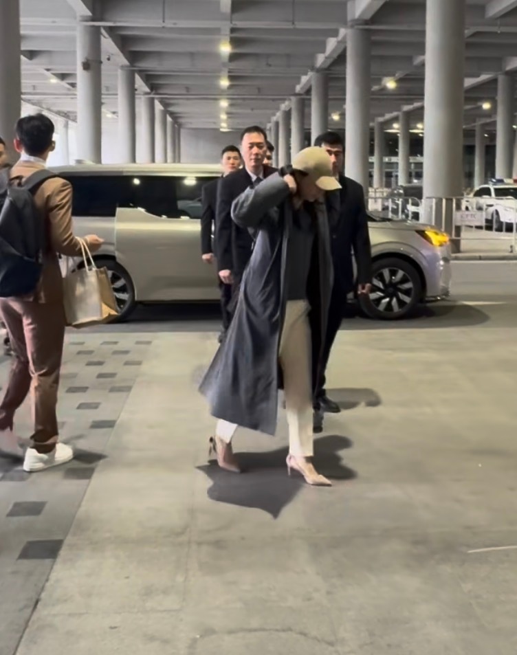 在车展上你能看见哪些明星？首先就是在沃尔沃展台你能看见奥运冠军郭晶晶起亚展台能看