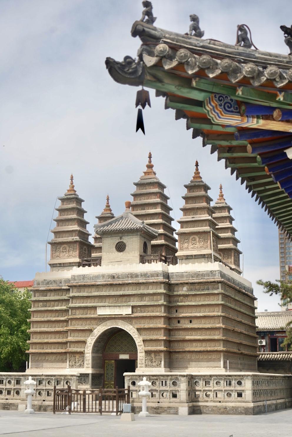 呼和浩特旅行，古建迷必去五塔寺🚩
🛕呼和浩特的五塔寺，历史悠久的藏传佛教寺院