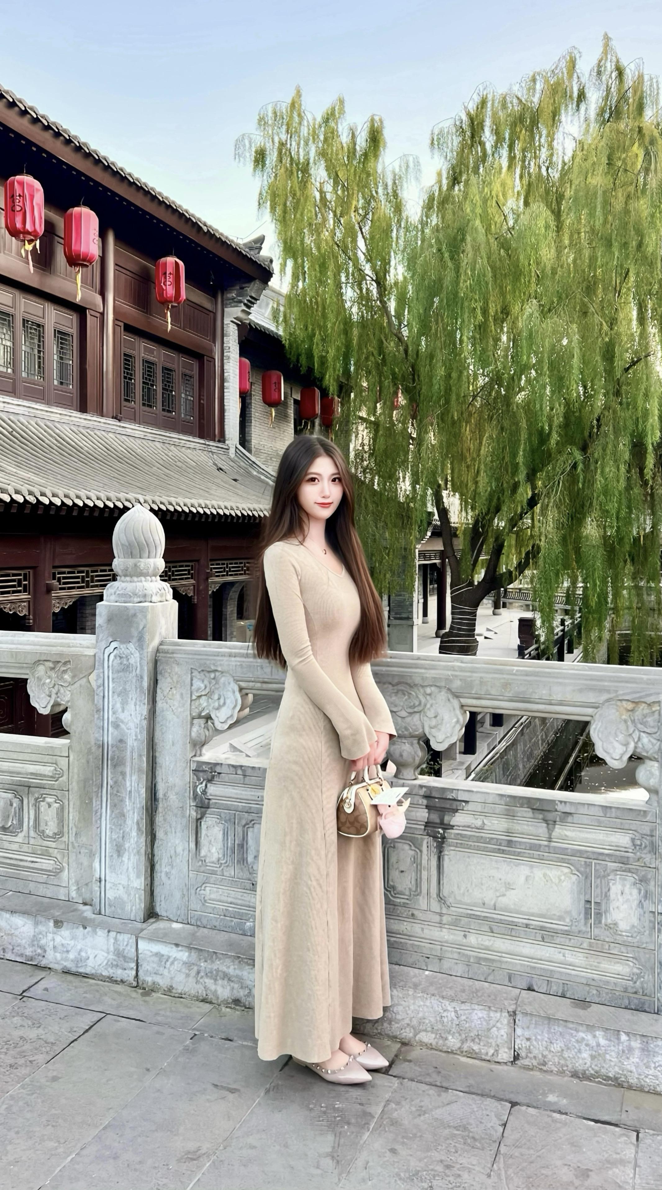 大高个子门前站 不会干活也好看。