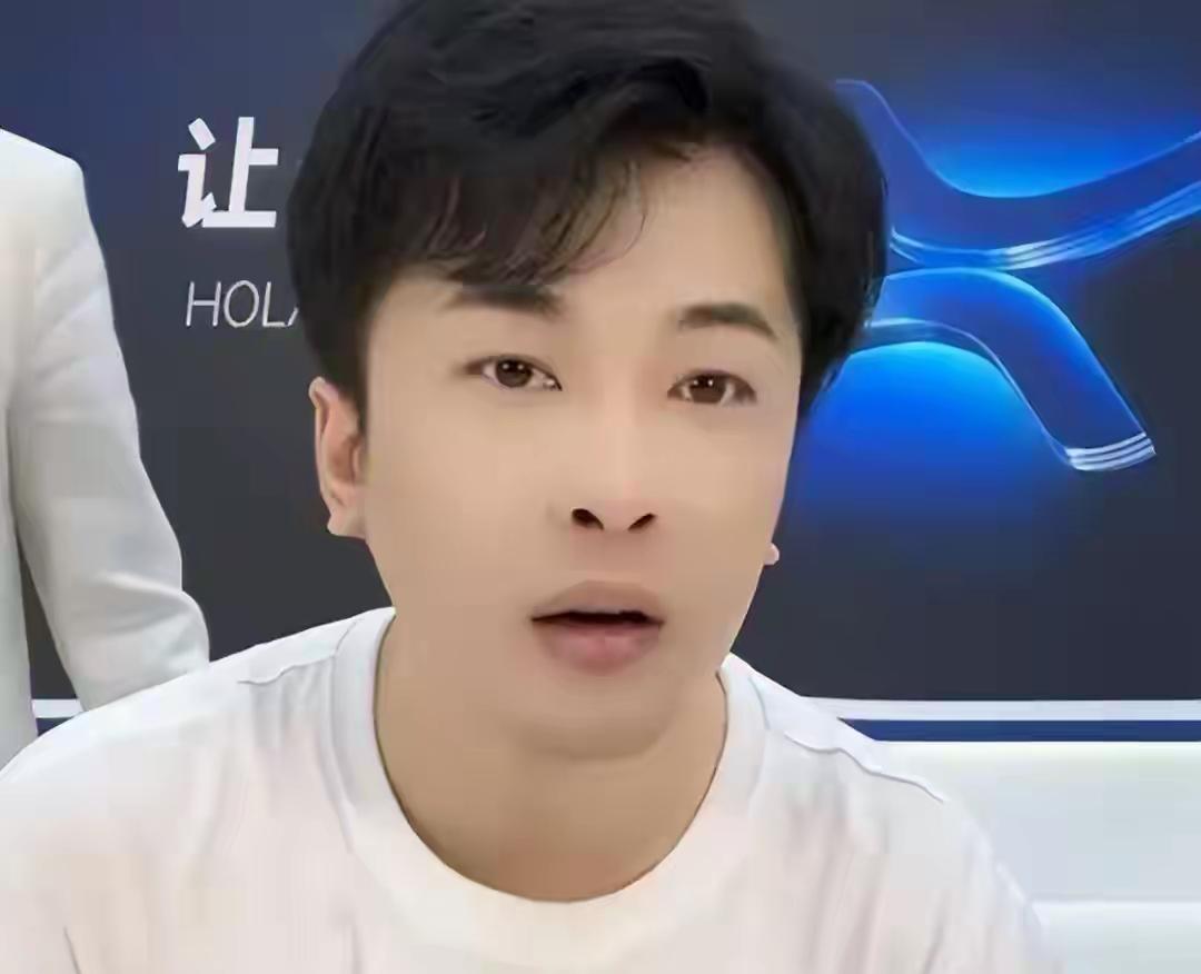 直播带货一哥辛巴否认跑路…
辛巴此前说因为自己的肺不行了，决定永久退出直播行业，