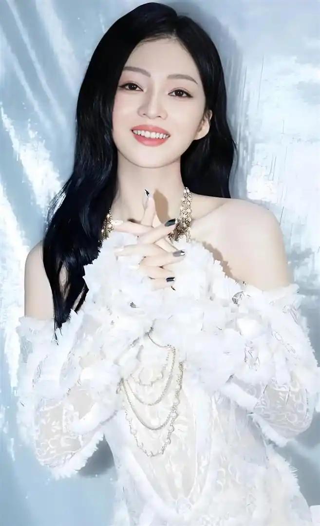 她是中国最励志的女歌手！
有人唱歌天生就有一种鼓舞人心的力量，那是她们用歌声在诉