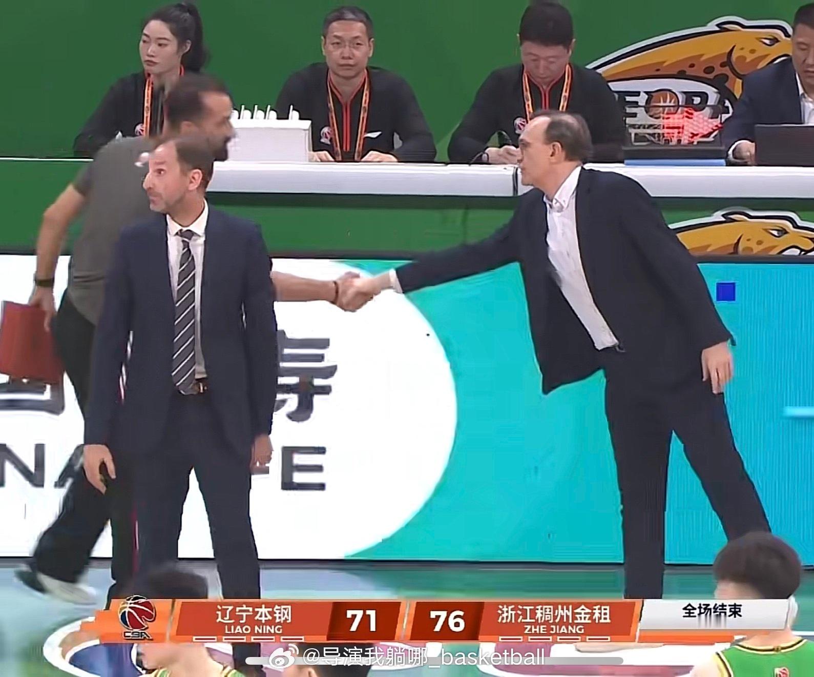 今晚看得出辽宁球员都很拼了，但是这比赛打的实在太难看了，联赛剩下两轮好好备战季后