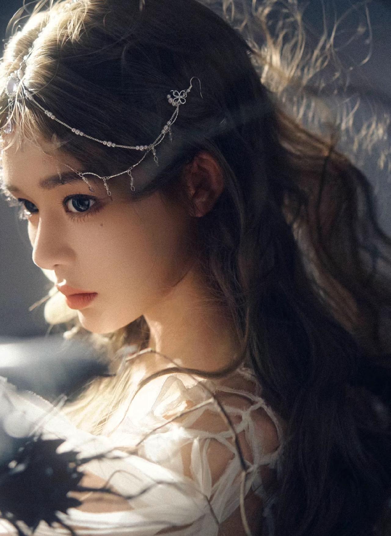 说不出来的感觉，
小姑娘总要有点不同的风格？