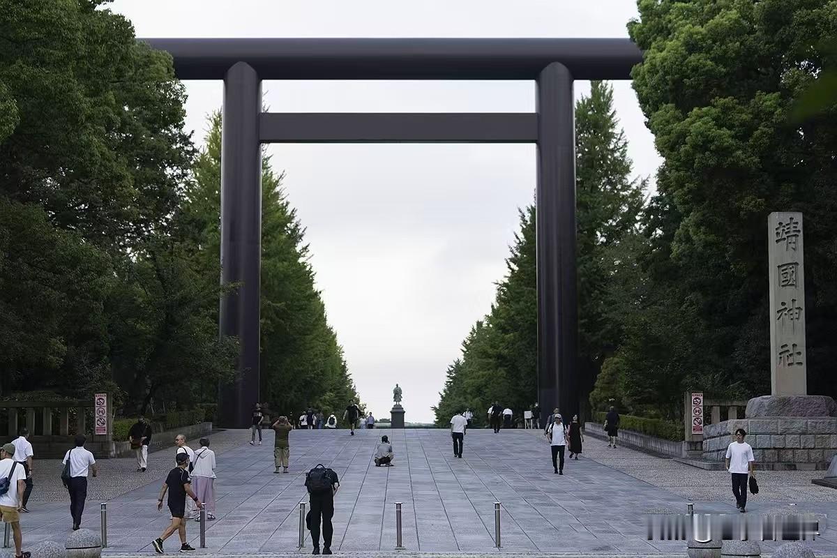 【日媒曝：日本执政党“自民党”的领导层计划在投降日集体参拜靖国神社】
东京时间2